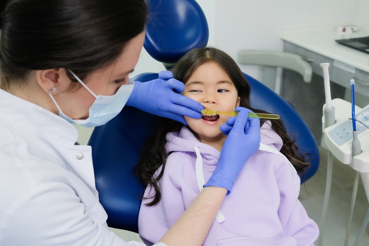 child at the dentist